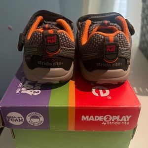 STRIDE RITE TODDLER SHOES SIZE 5.5 BRAND NEW
